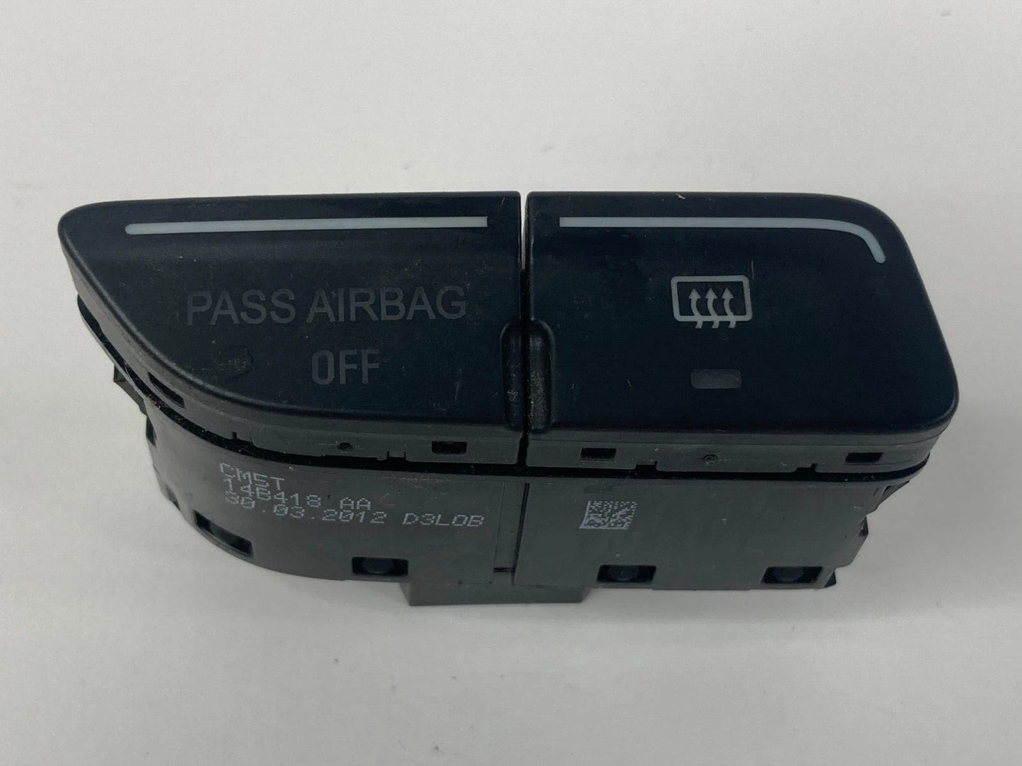 2012-2015 FORD FOCUS REAR WINDSHIELD DEFROST BUTTON CONTROL SWITCH ASSEMBLY