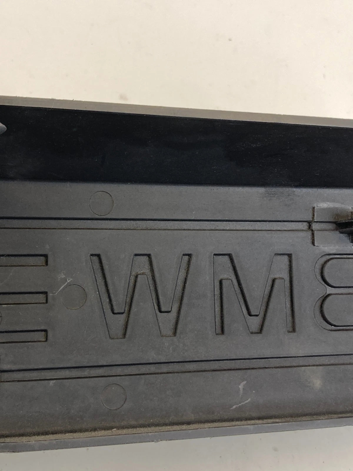 2004-2007 BMW 525I 530I ENGINE AIR INTAKE MANIFOLD COVER LID SHIELD OEM
