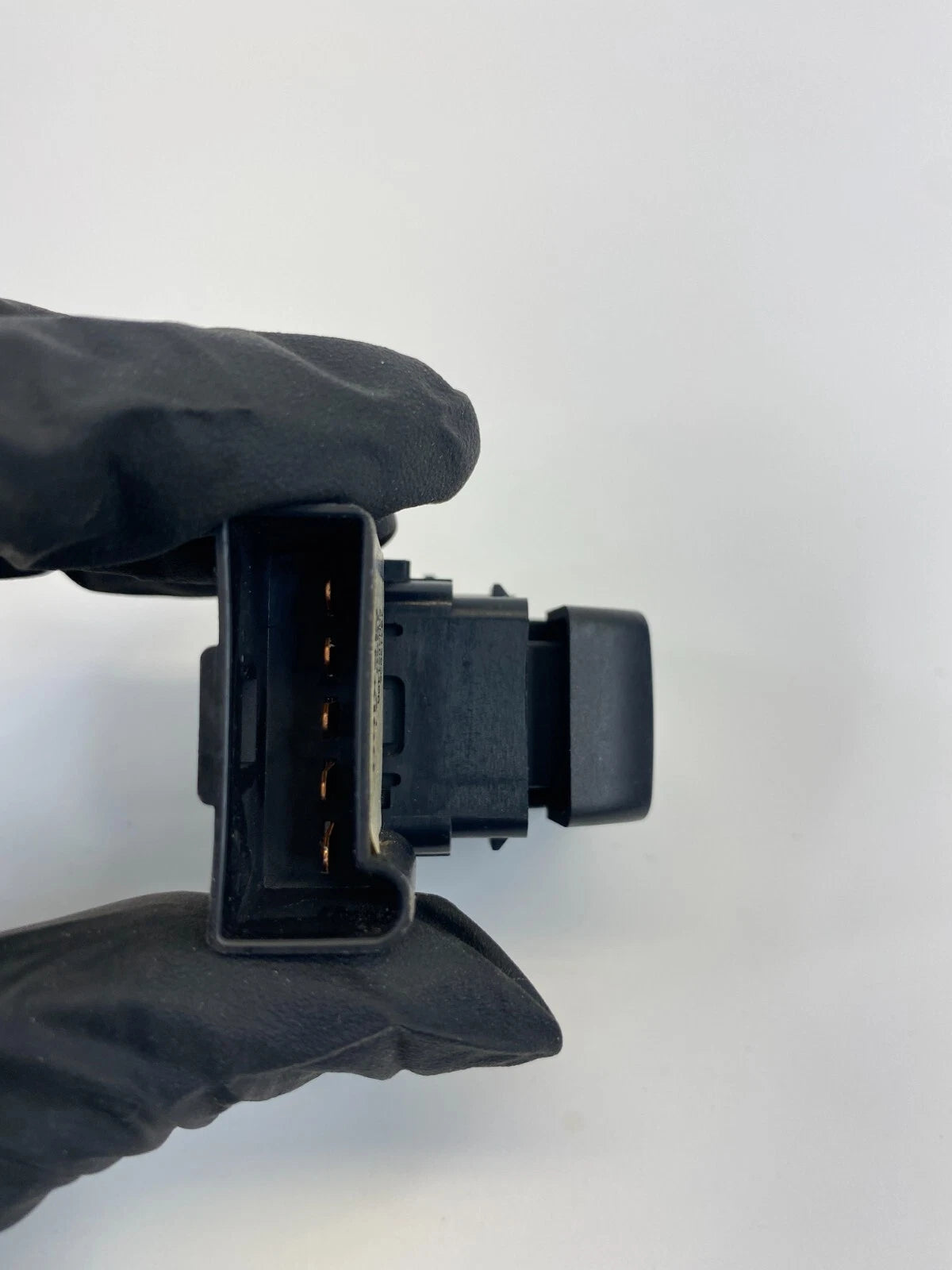 2004-2016 CADILLAC SRX FRONT RIGHT SEAT POWER LUMBAR CONTROL SWITCH 10315826