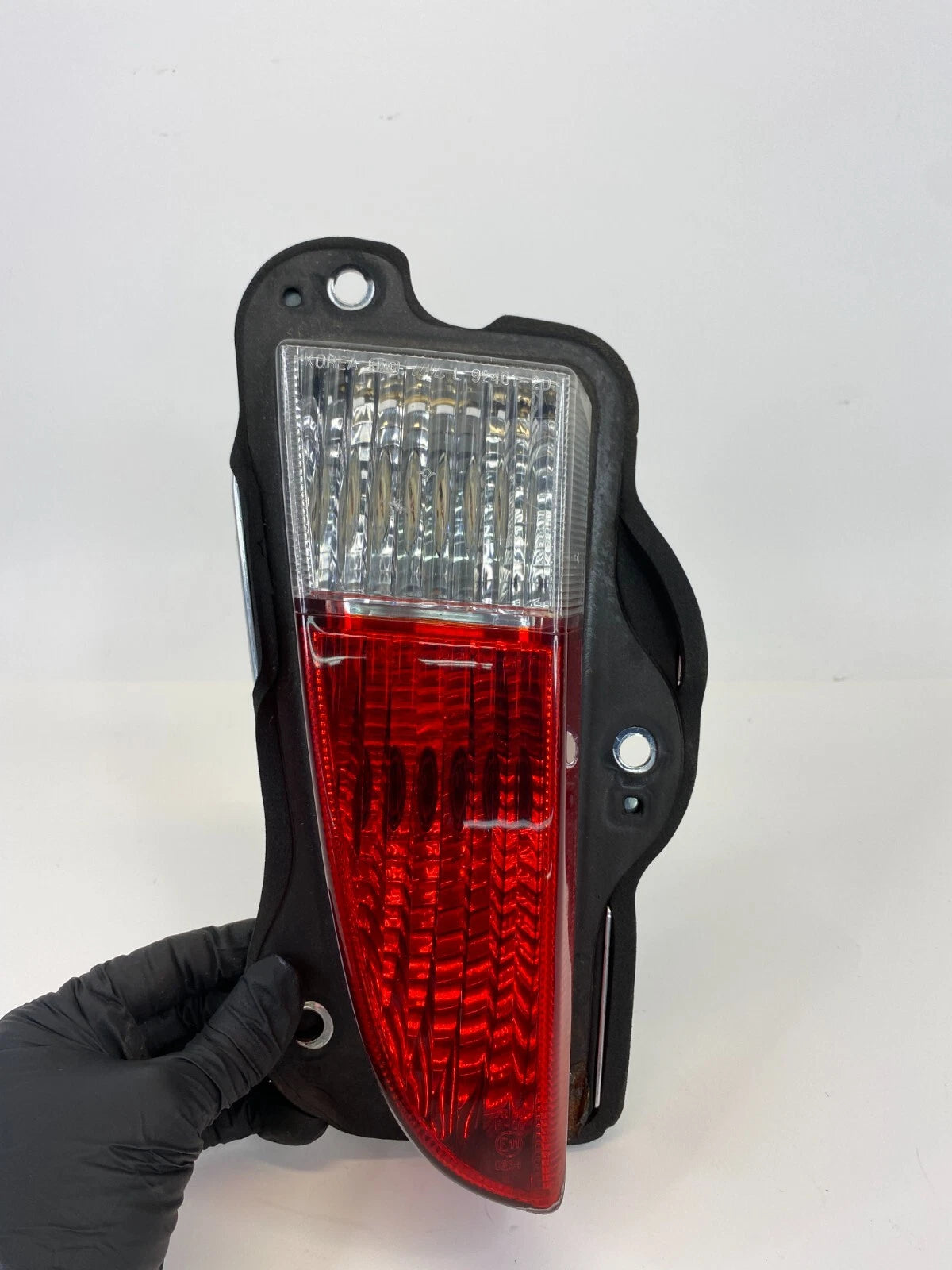 2001-2006 HYUNDAI ELANTRA HATCHBACK LEFT SIDE REVERSE BACKUP LIGHT BACK UP LAMP