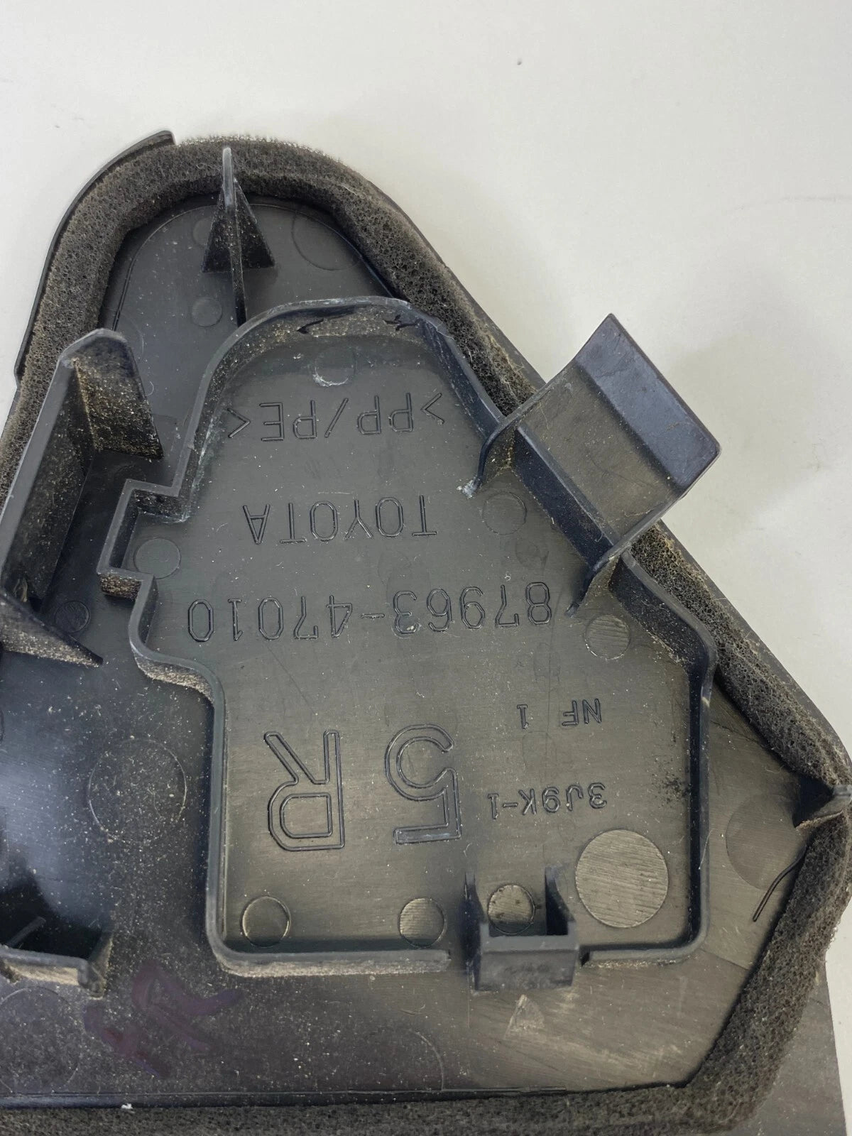 10-15 TOYOTA PRIUS FRONT RIGHT DOOR INNER MIRROR CORNER LOCK STRIKER COVER OEM