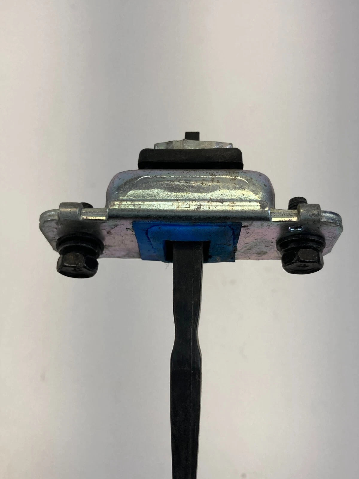 2006-2011 KIA RIO RIO5 REAR RIGHT PASSENGER SIDE DOOR CHECK STOPPER DETENT OEM