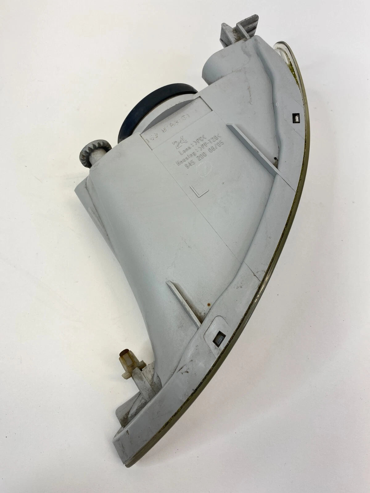 2002-2004 TOYOTA CAMRY SEDAN 4-DR FRONT LEFT DRIVER SIDE FOG LIGHT LAMP ASSEMBLY