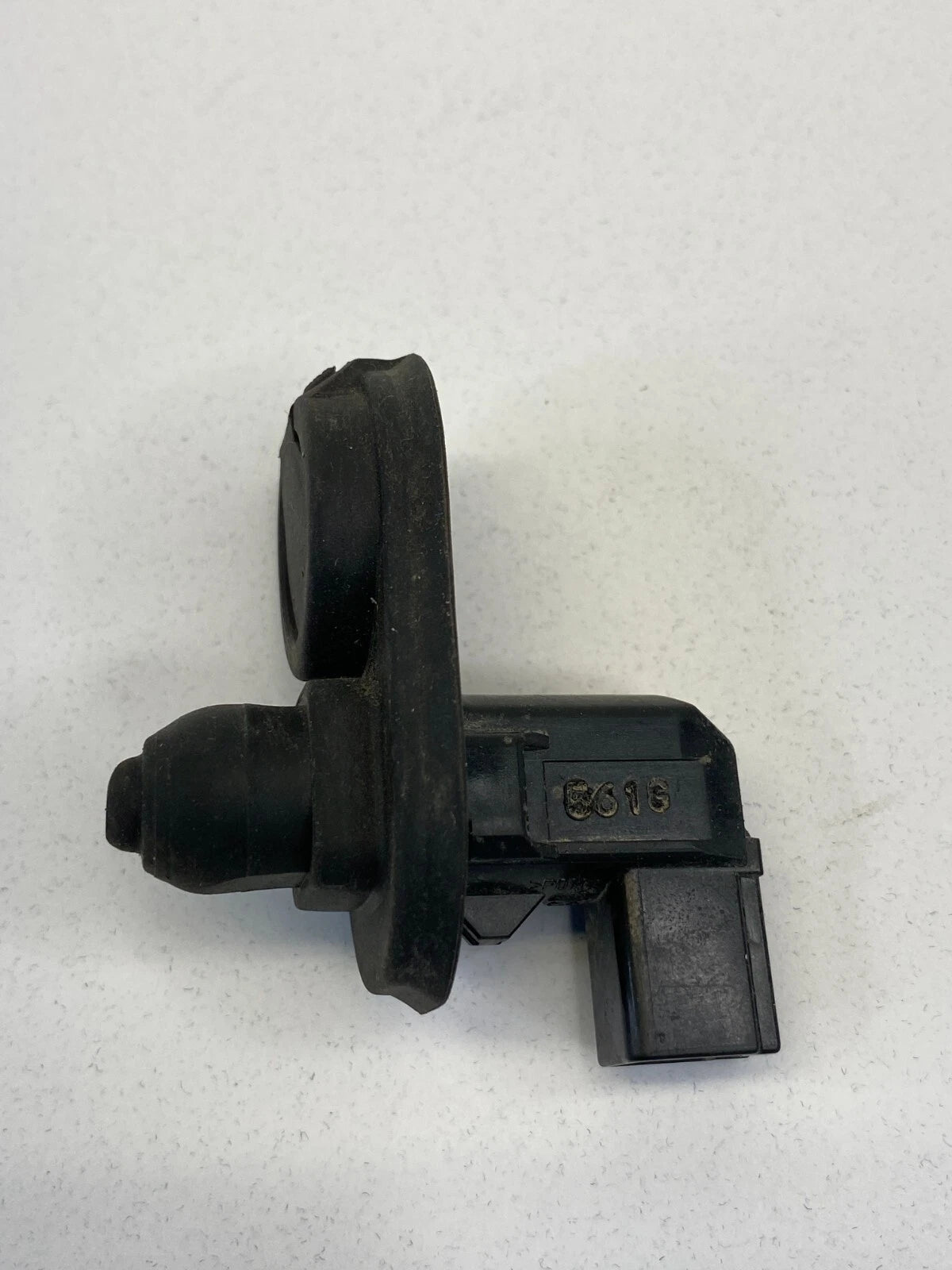 2003-2005 HONDA PILOT REAR RIGHT PASSENGER DOOR COURTESY LAMP JAMB AJAR SWITCH