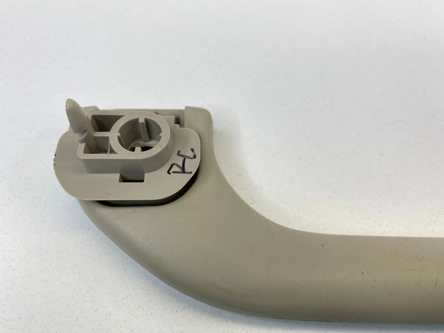 04-07 MITSUBISHI ENDEAVOR REAR LEFT INTERIOR ROOF GRAB GRIP ASSIST HANDLE OEM