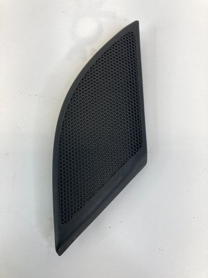 2008-2010 Saturn Vue Rear Left Side Door Audio Speaker Cover Grille 96627975