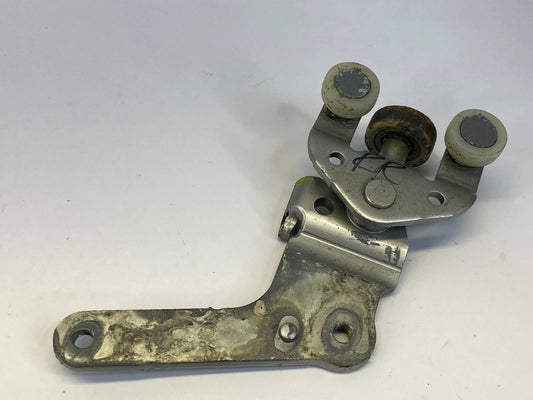 2004-2010 TOYOTA SIENNA REAR RIGHT CENTER SLIDING DOOR HINGE ROLLER RAIL OEM