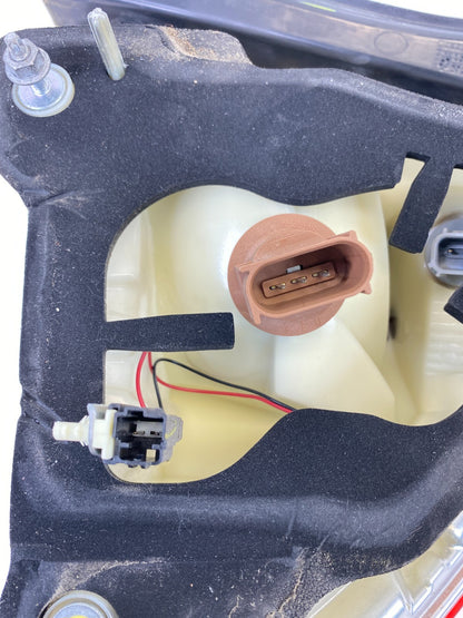 2010-2012 Ford Fusion Sedan Rear Left Driver Side Tail Light Taillight Lamp OEM