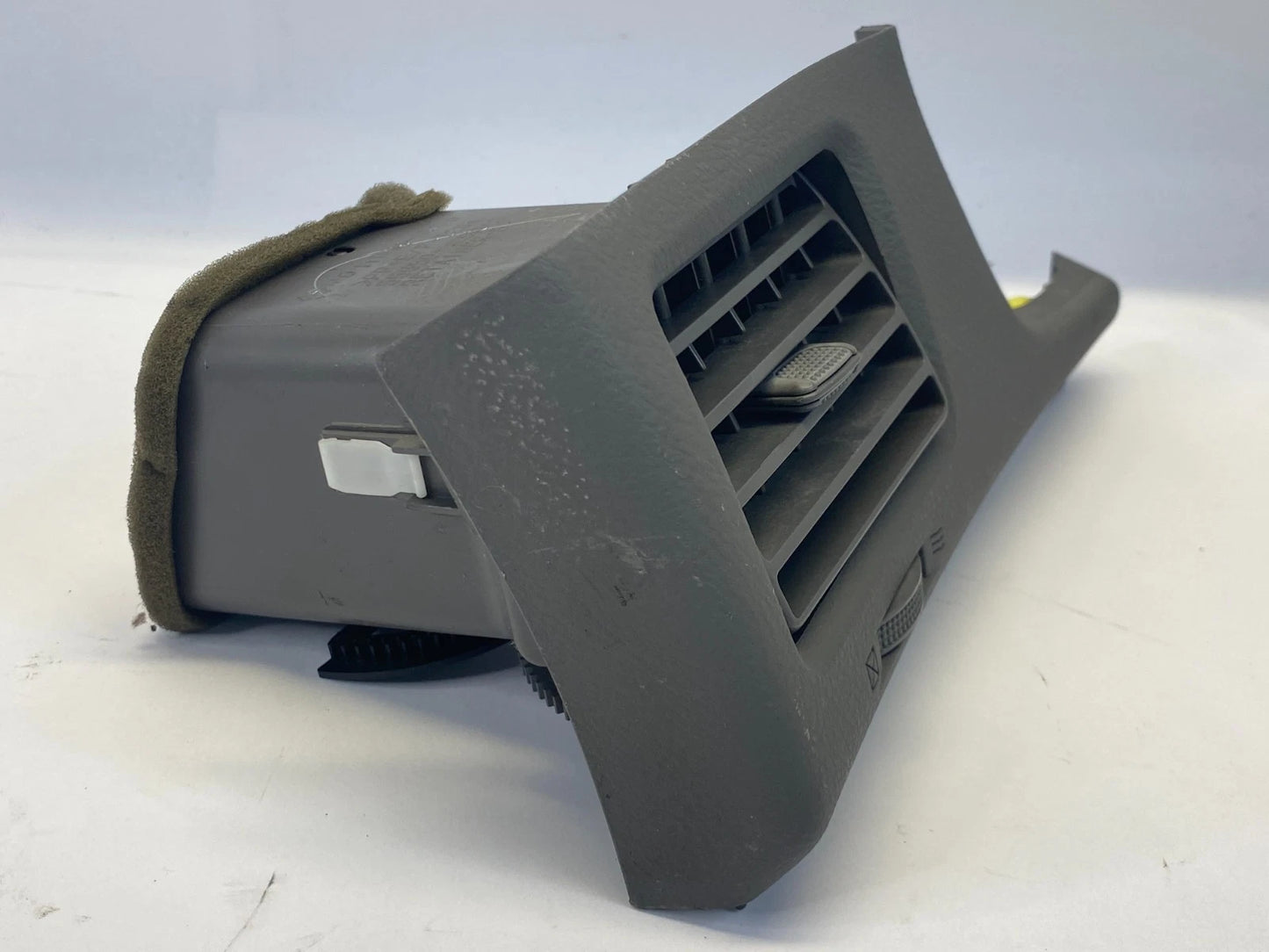 2004-2010 TOYOTA SIENNA FRONT DASH LEFT A/C AIR VENT GRILLE DUCT 55650-AE010 OEM