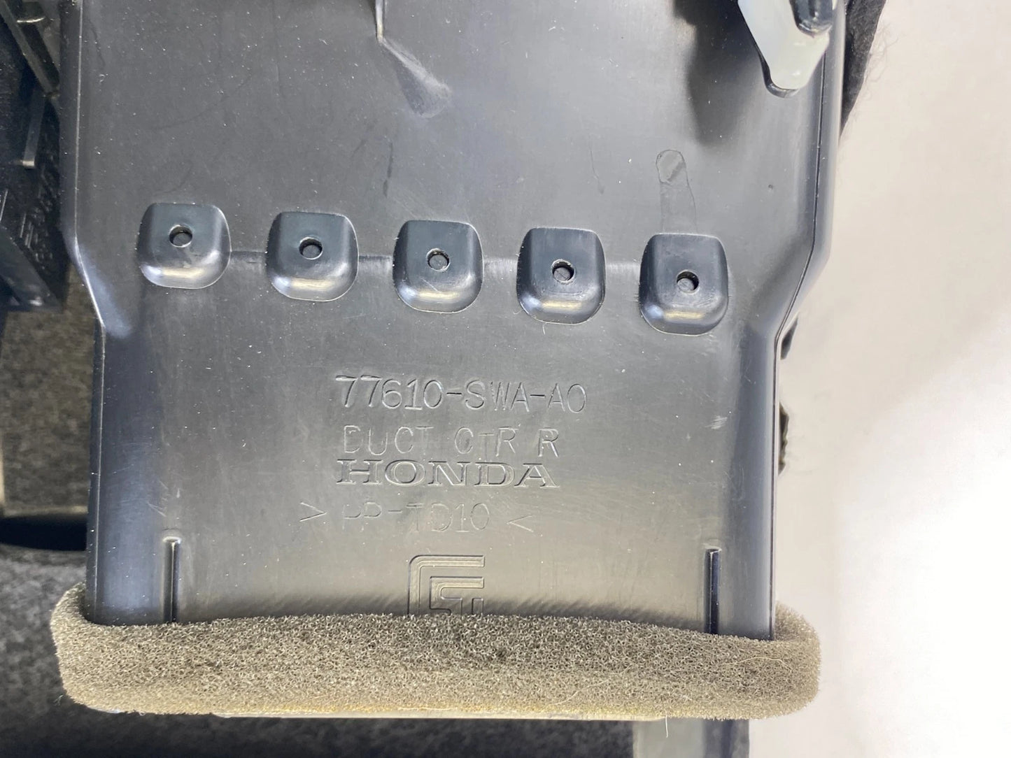 2007-2011 HONDA CR-V DASH CENTER A/C AIR VENT OUTLET DUCT 77610-SWA-A0 OEM