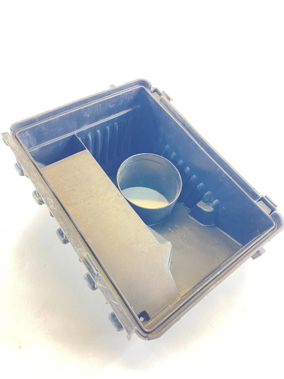 2000-2005 CHEVROLET IMPALA BASE SEDAN AIR INTAKE CLEANER BOX HOUSING 382677 OEM