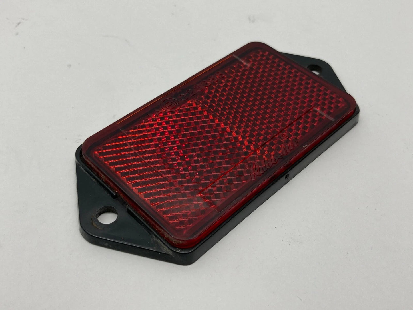 94 95 96 97 98 99 LAND ROVER DISCOVERY REAR GATE REFLECTOR E11023388 OEM