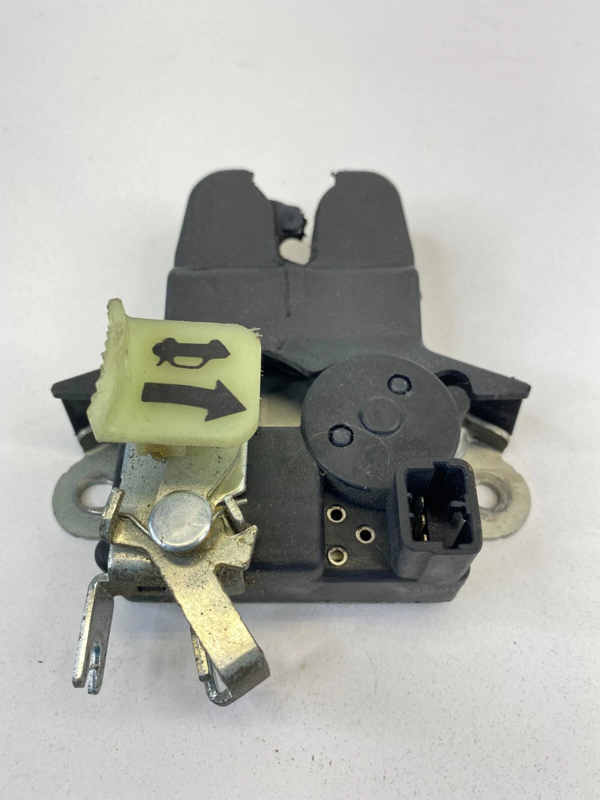 2011-2014 HYUNDAI SONATA SEDAN REAR TRUNK LOCK LATCH RELEASE ACTUATOR