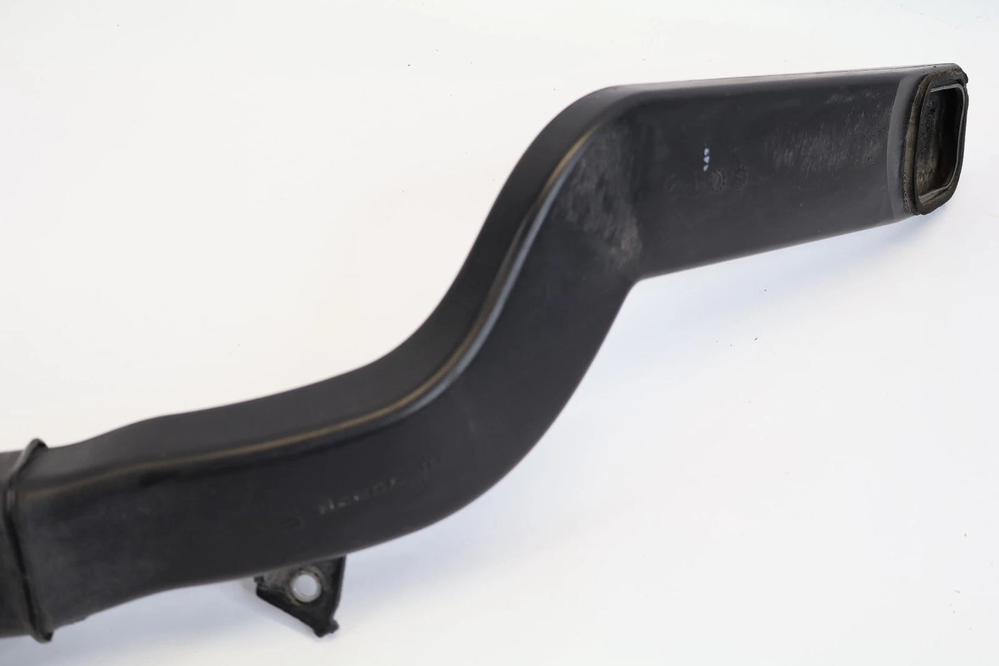 2016-2018 HONDA PILOT 3.5L FRONT INTAKE BATTERY AIR DUCT ASSEMBLY OEM