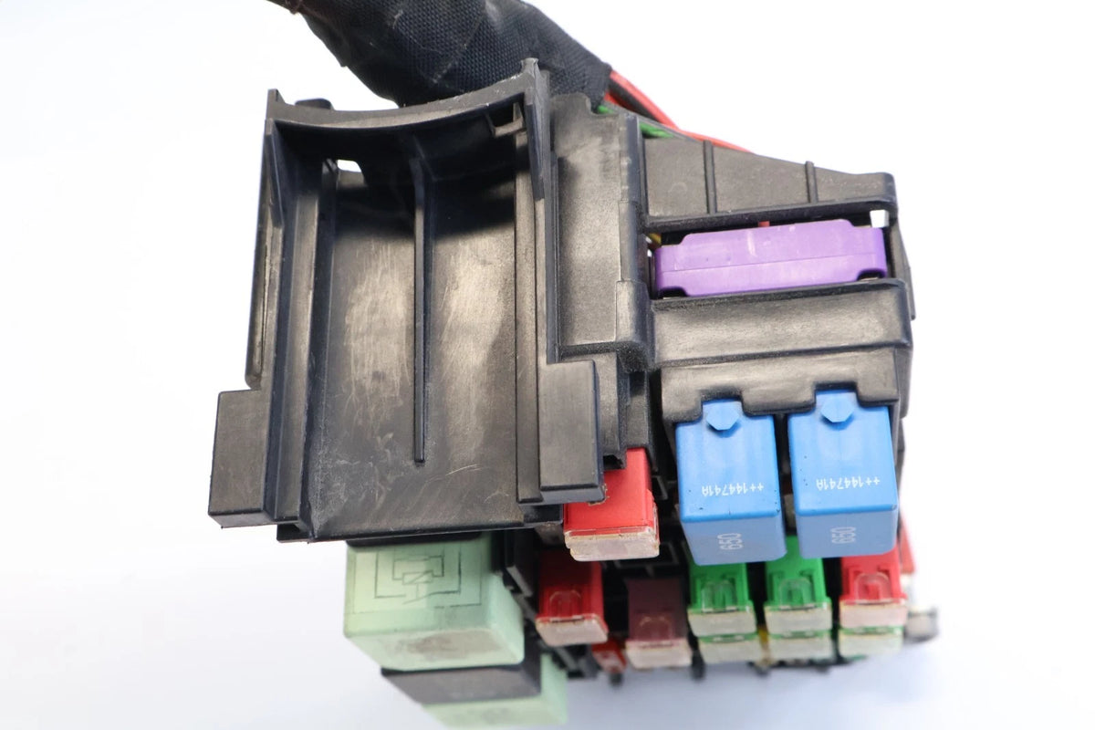 2012-2015 VW PASSAT 1.8L L4 ENGINE BAY RELAY FUSE JUNCTION BOX 5C0-937-819-L