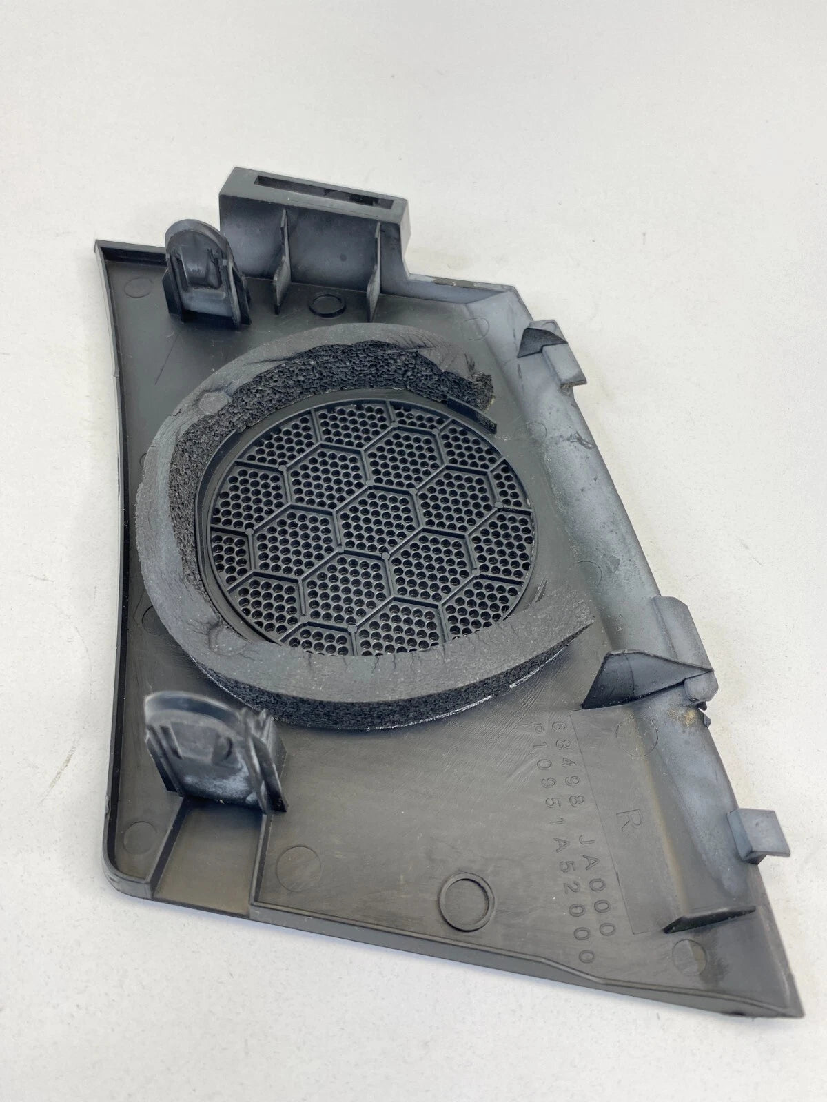 2007-2013 NISSAN ALTIMA RIGHT SIDE DASH SPEAKER GRILLE COVER TRIM 68498JA000 OEM