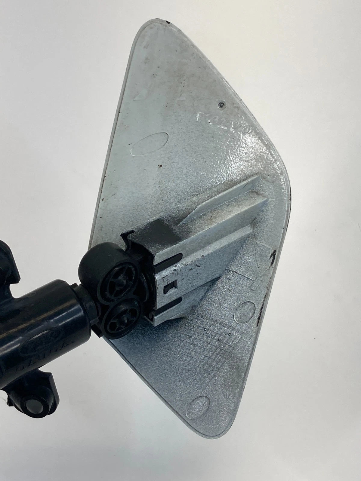 2011-2013 Volvo S60 Front Right Headlight Washer Nozzle Pump w/ Cap 329100381-1