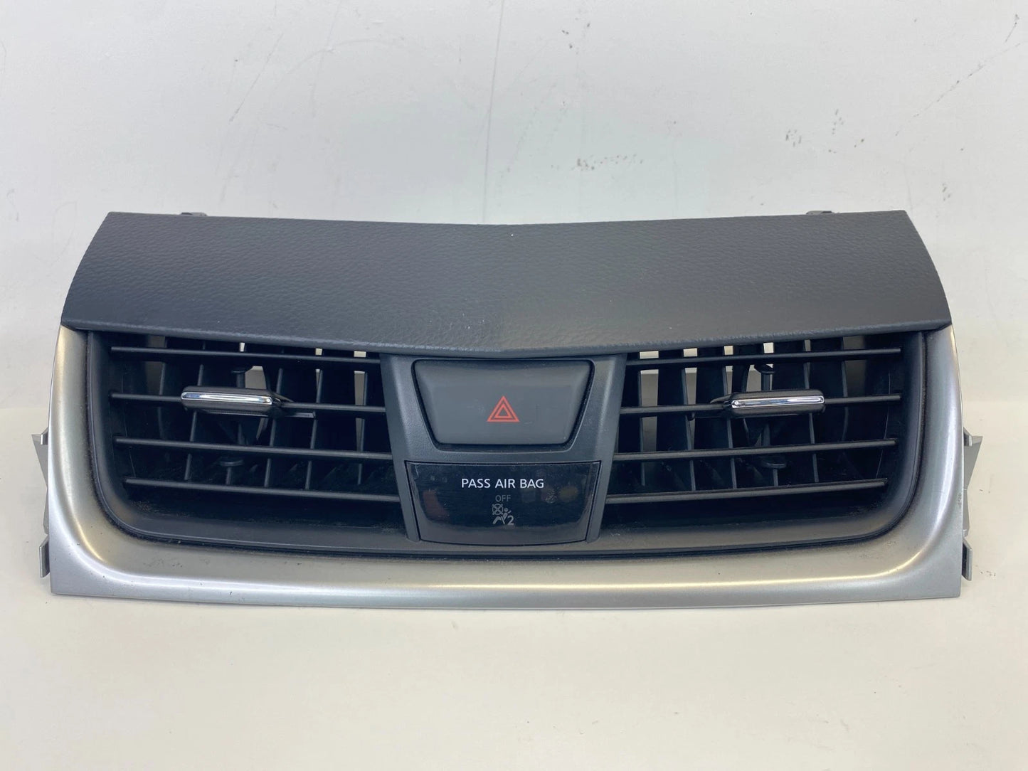 2016-2018 Nissan Altima Dash Center A/C Air Vent Grille Trim Panel 68750-9HS0A