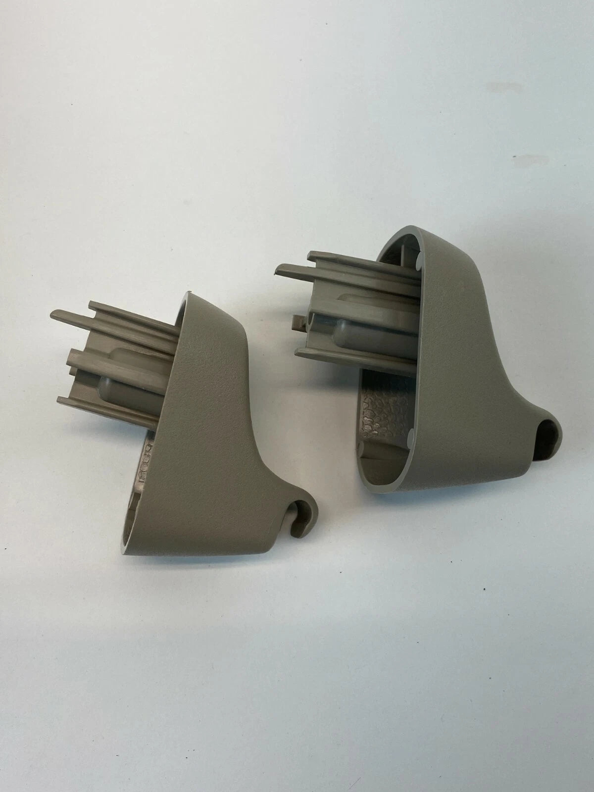 03-06 YUKON ESCALADE TAHOE W SUNROOF LEFT & RIGHT SUNVISOR SUN VISOR SET