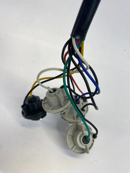 1999-2005 VOLKSWAGEN JETTA REAR TAILLIGHT BULB SOCKET WIRING HARNESS PIGTAIL OEM
