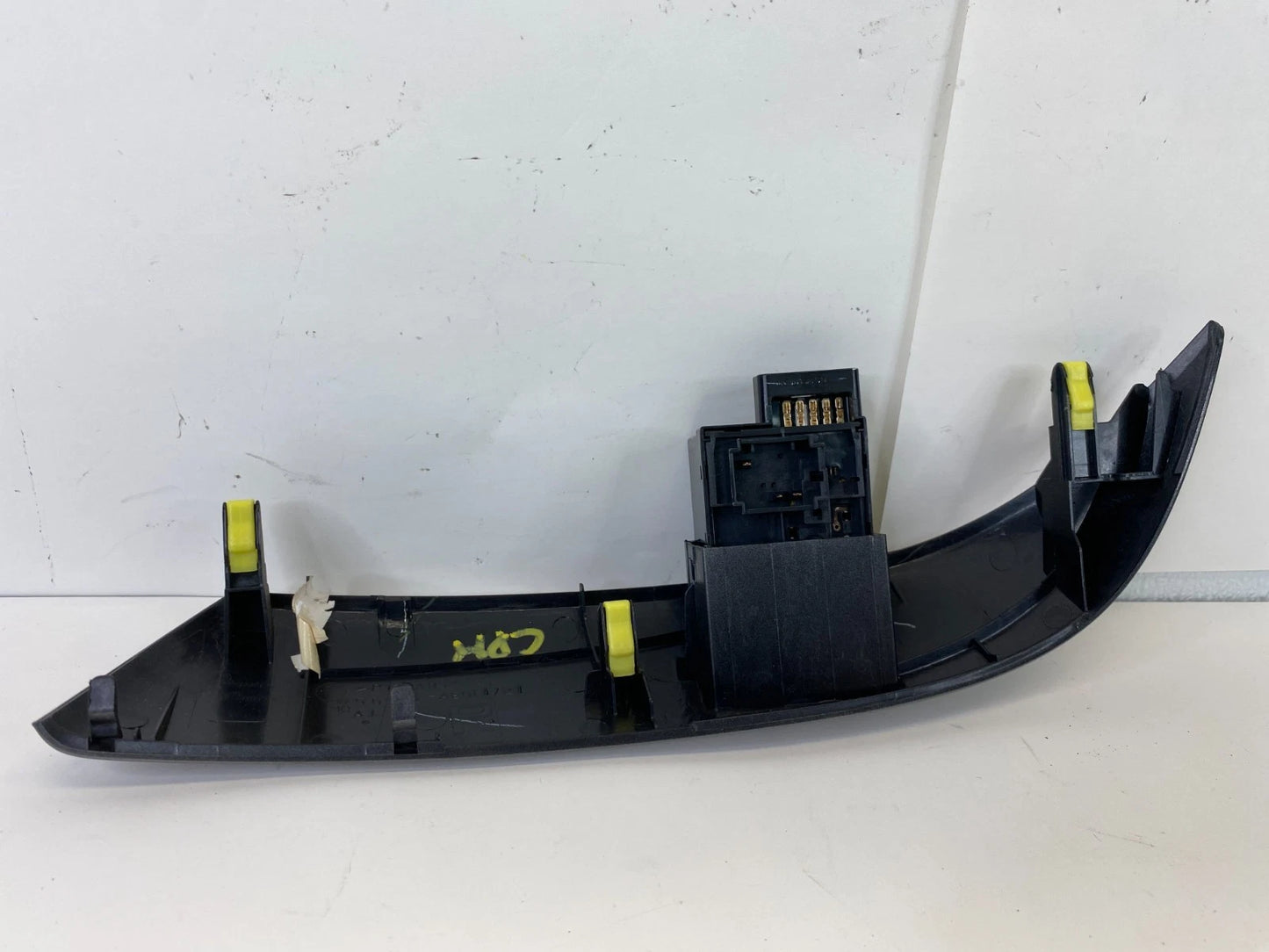 06-10 TOYOTA SIENNA DASH PANEL RH RADIO BEZEL TRIM W/ AUX SWITCH 55413-AE011 OEM