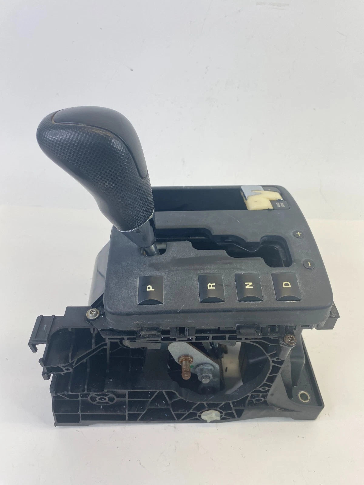 2005-2007 JEEP GRAND CHEROKEE AUTOMATIC FLOOR GEAR SHIFTER LEVER HANDLE OEM