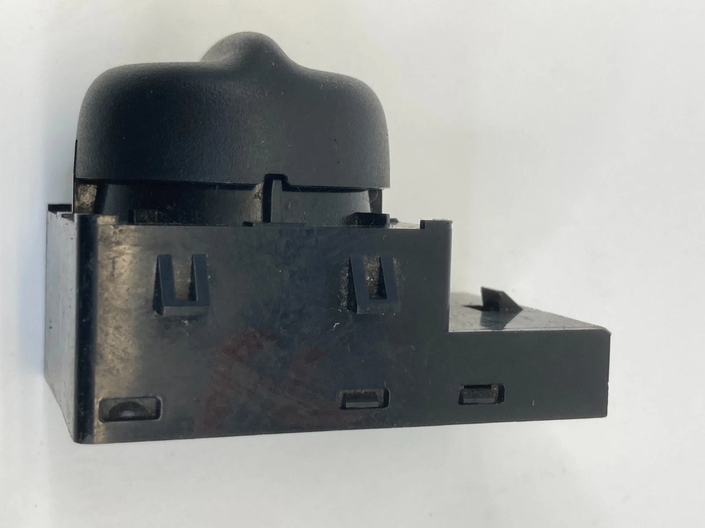 2002-2005 CHEVROLET TRAILBLAZER EXT RIGHT PASSENGER SEAT LUMBAR CONTROL SWITCH