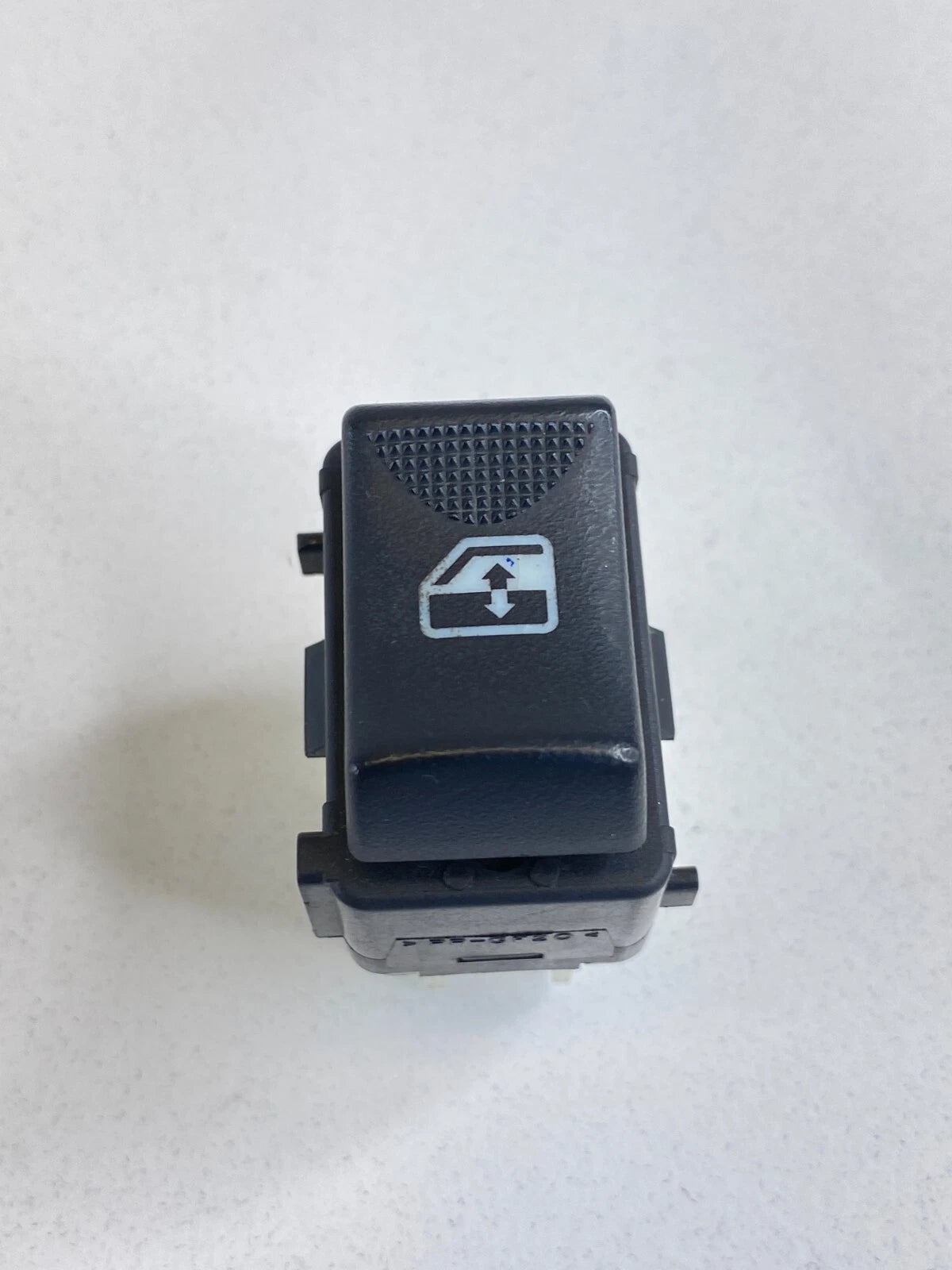 2000-2005 CHEVROLET IMPALA REAR LEFT DOOR POWER WINDOW CONTROL SWITCH 10283836