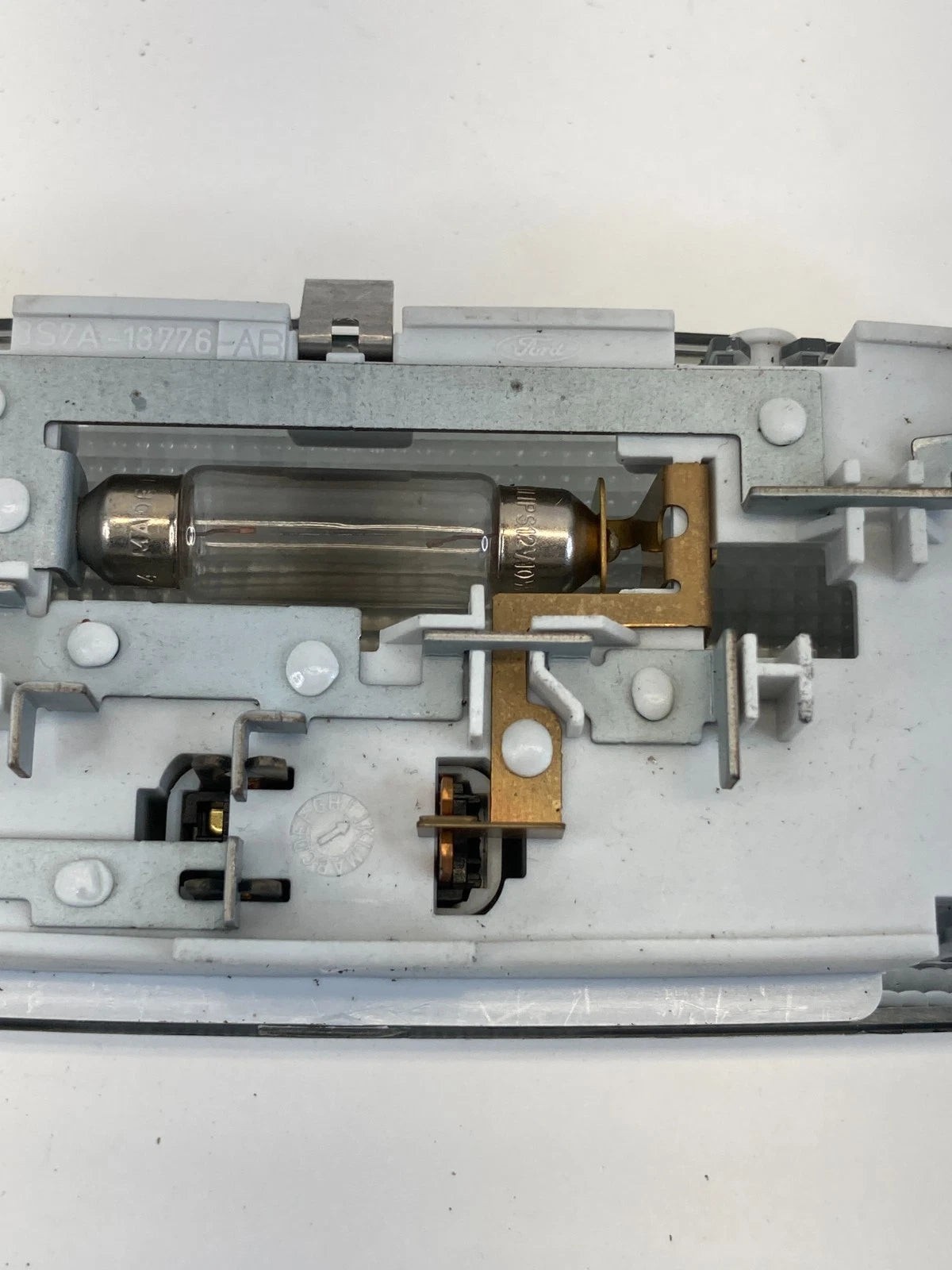 2008 LAND ROVER LR2 DOME LIGHT LAMP OVERHEAD SWITCH CONTROL OEM