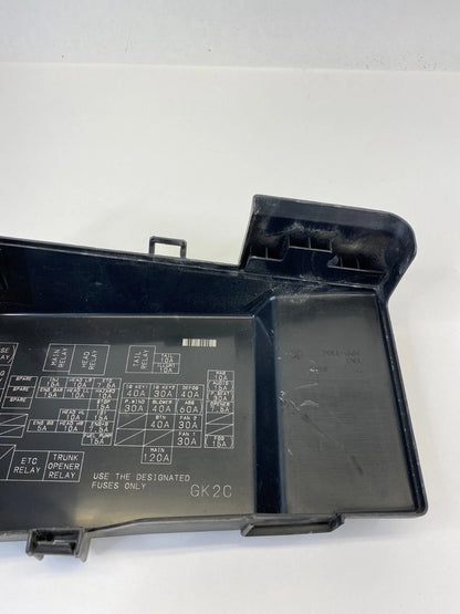2003-2005 MAZDA6 MAZDA 6 3.0L V6 UNDER THE HOOD FUSE RELAY BOX UPPER COVER LID
