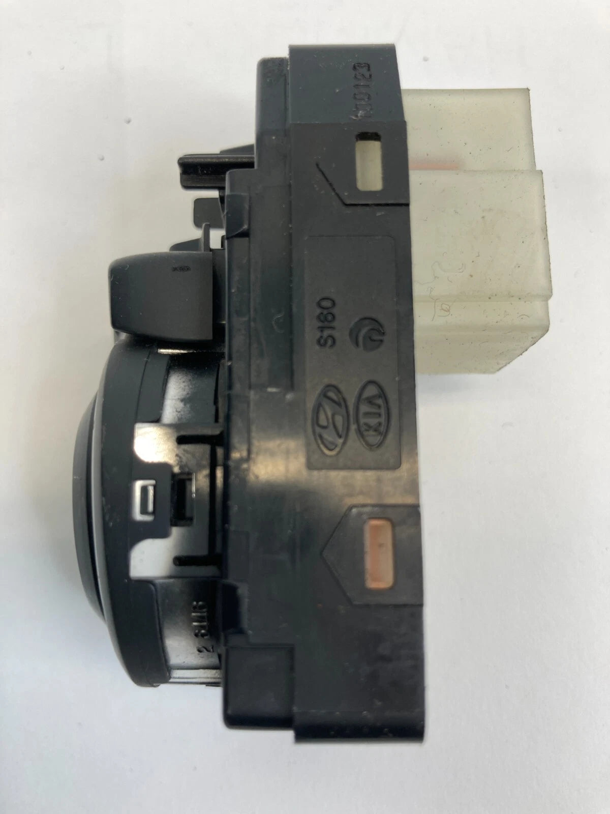 11-14 HYUNDAI SONATA FRONT LEFT DOOR POWER MIRROR CONTROL SWITCH 202006586 OEM