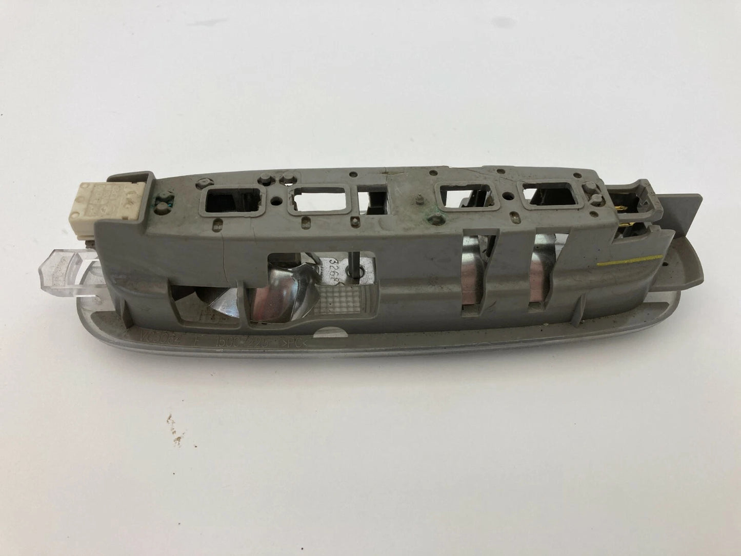 04 RAINIER 02-04 TRAILBLAZER FRONT LEFT LAMP COURTESY OVERHEAD DOME LIGHT LAMP