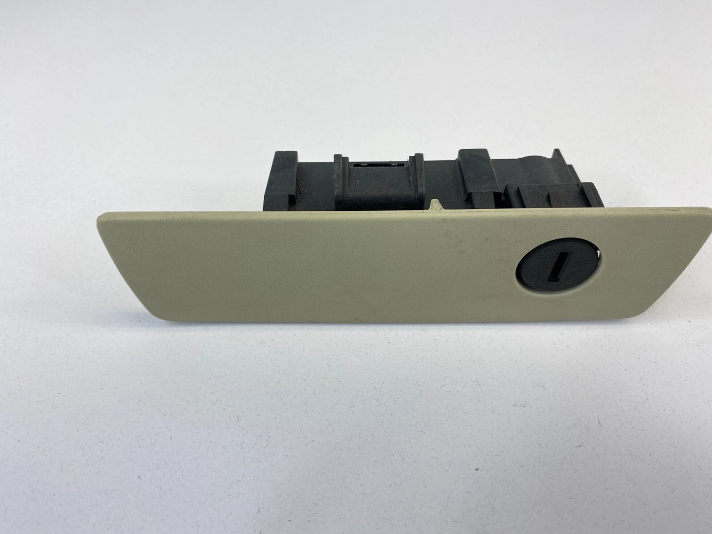 2008-2010 CHRYSLER TOWN & COUNTRY GLOVE BOX COMPARTMENT DOOR LOCK LATCH OEM