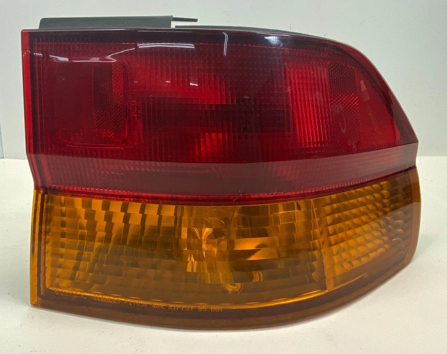 2002 2003 2004 HONDA ODYSSEY RIGHT PASSENGER OUTER TAIL LIGHT LAMP TAILLIGHT