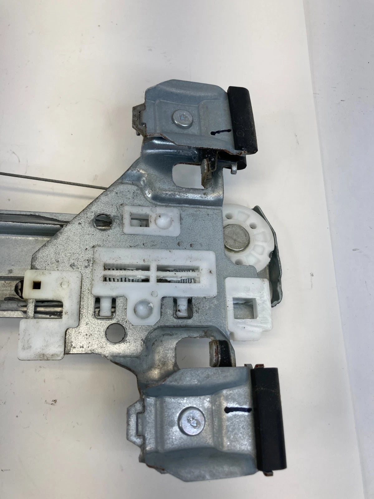 12-17 CHEVROLET EQUINOX REAR LEFT DOOR WINDOW REGULATOR W/MOTOR 98820-J305 OEM