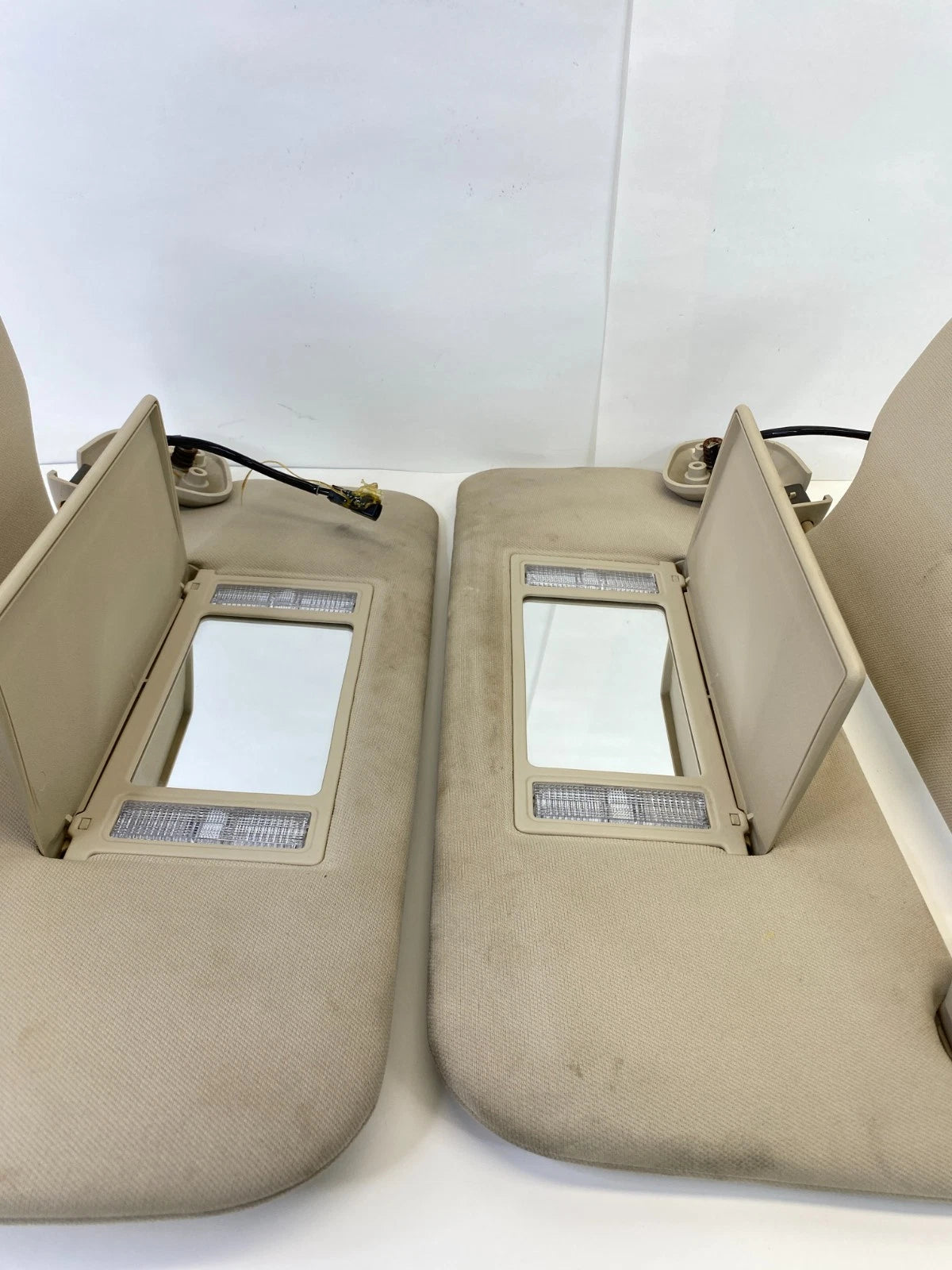 2003-2006 LINCOLN NAVIGATOR DUAL SUN VISOR PAIR SET LH RH TAN BEIGE OEM FACTORY