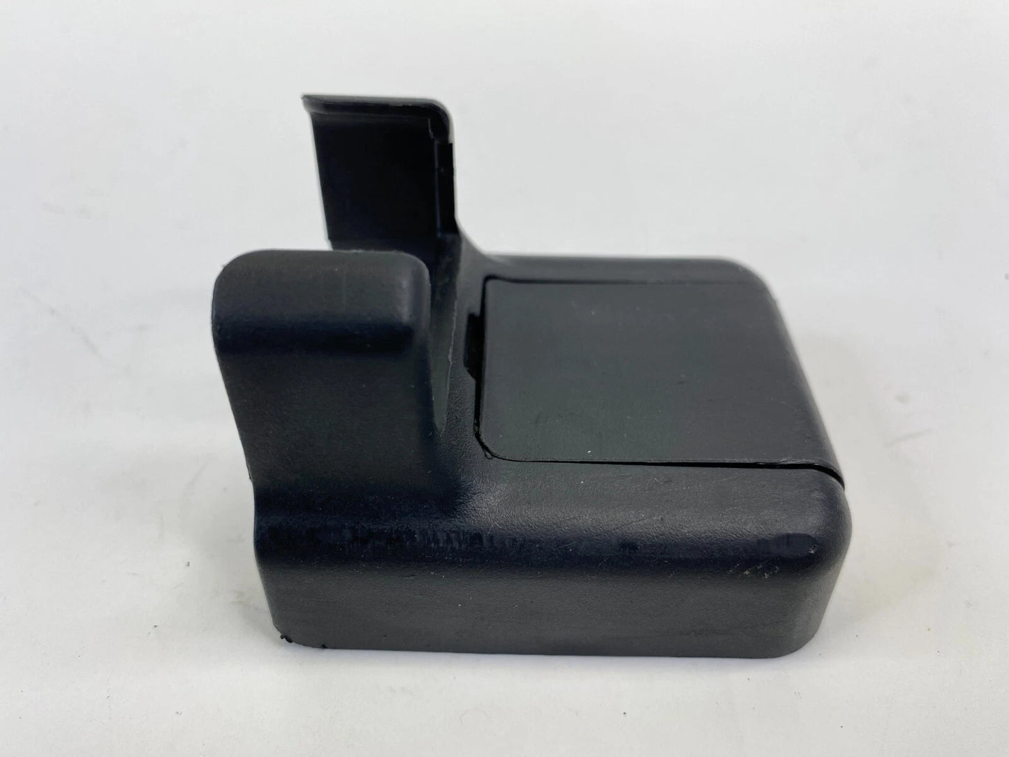 11-14 HYUNDAI SONATA FRONT SEAT TRACK FLOOR BOLT COVER TRIM END CAP BEZEL OEM