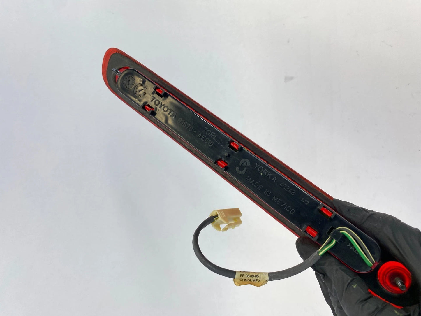 2004-2010 TOYOTA SIENNA LIFT GATE HIGH MOUNT THIRD 3RD BRAKE STOP LIGHT LAMP OEM
