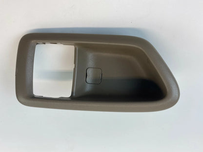 1997-2001 TOYOTA CAMRY REAR RIGHT PASSENGER SIDE INNER DOOR HANDLE BEZEL TRIM