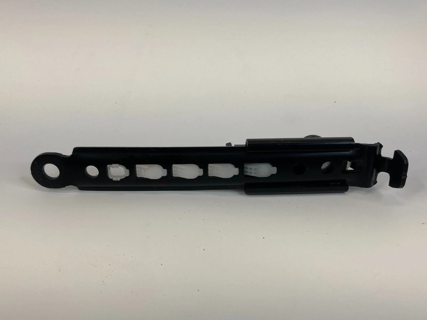 2004-2009 TOYOTA PRIUS REAR RIGHT SIDE SEAT BELT HEIGHT ADJUSTER D526001 OEM