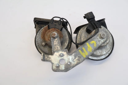 2011-2015 CHEVROLET CRUZE DUAL HORN HIGH LOW TONE ALARM SIGNAL PAIR SET OEM