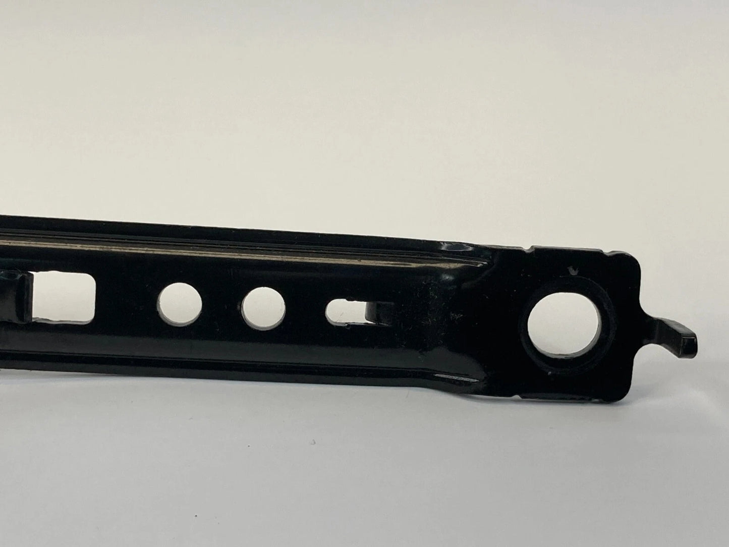 2011-2018 KIA FORTE SEDAN FRONT LEFT SIDE SEAT BELT HEIGHT ADJUSTER FR LH OEM