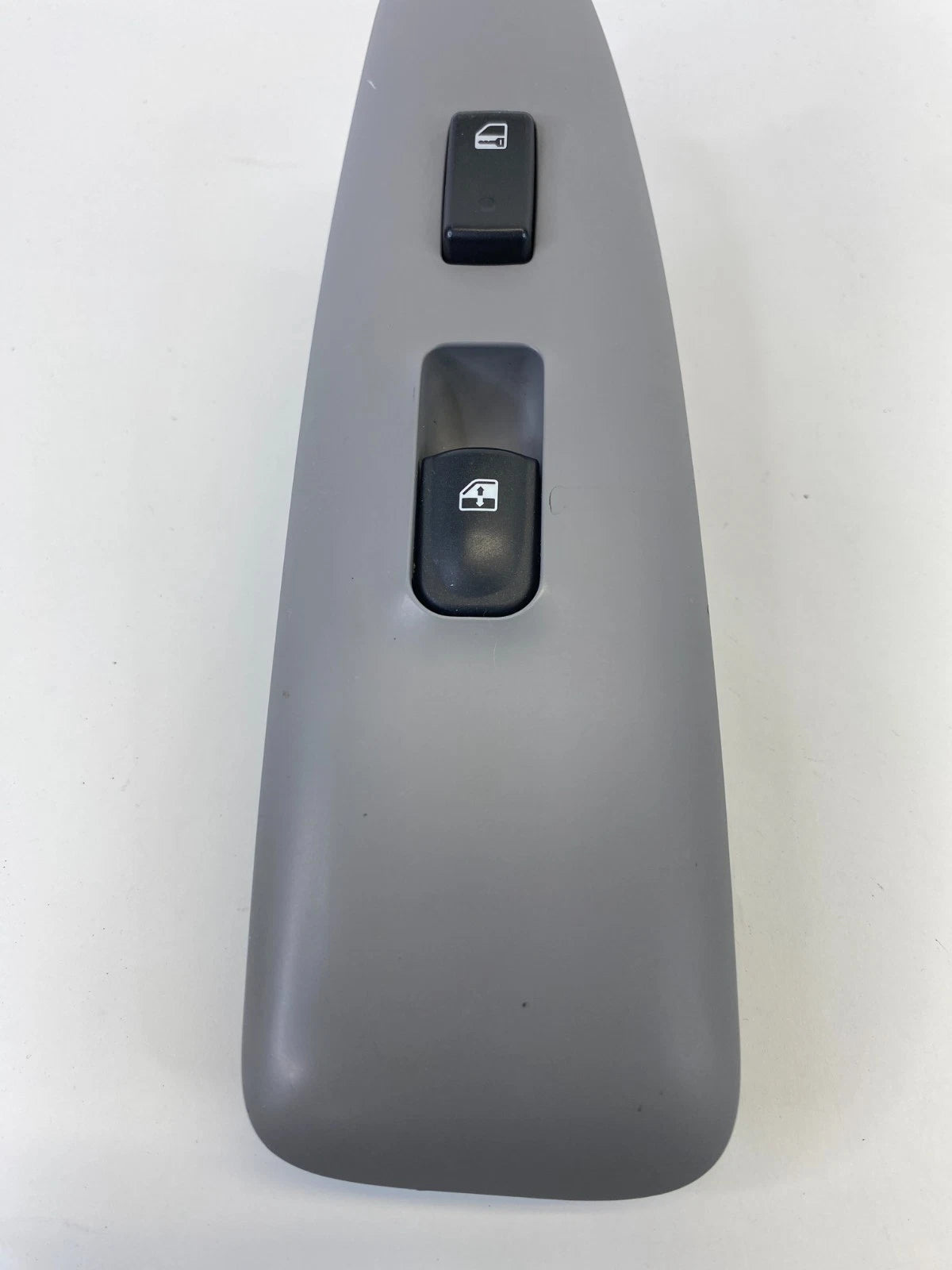 06-08 KIA OPTIMA FRONT RIGHT DOOR WINDOW CONTROL SWITCH W/ BEZEL 93575-26100S8