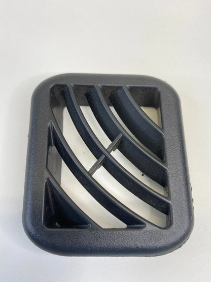 2005-2009 CHEVROLET TRAILBLAZER REAR RIGHT SIDE FLOOR CONSOLE REAR AIR GRILLE