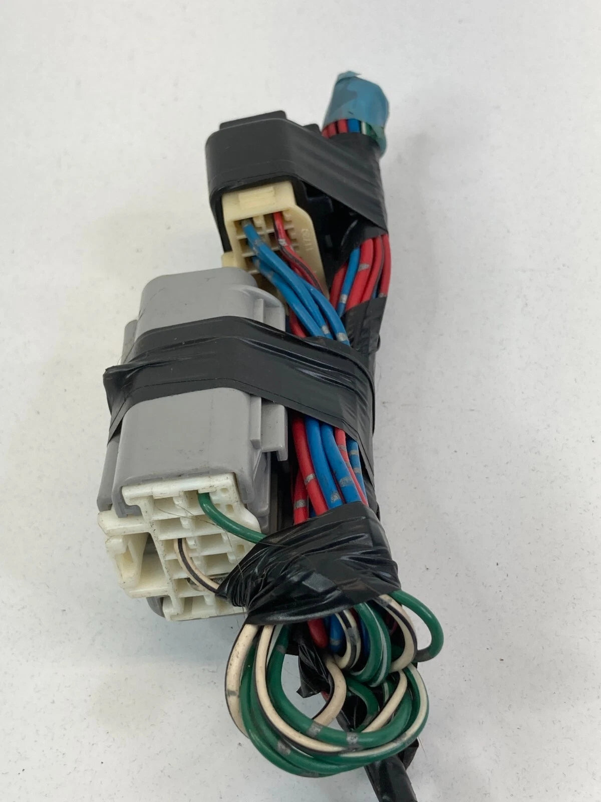 2003 2004 TOYOTA MATRIX HATCHBACK REAR LEFT TAIL LIGHT TAILLIGHT WIRING WIRE OEM