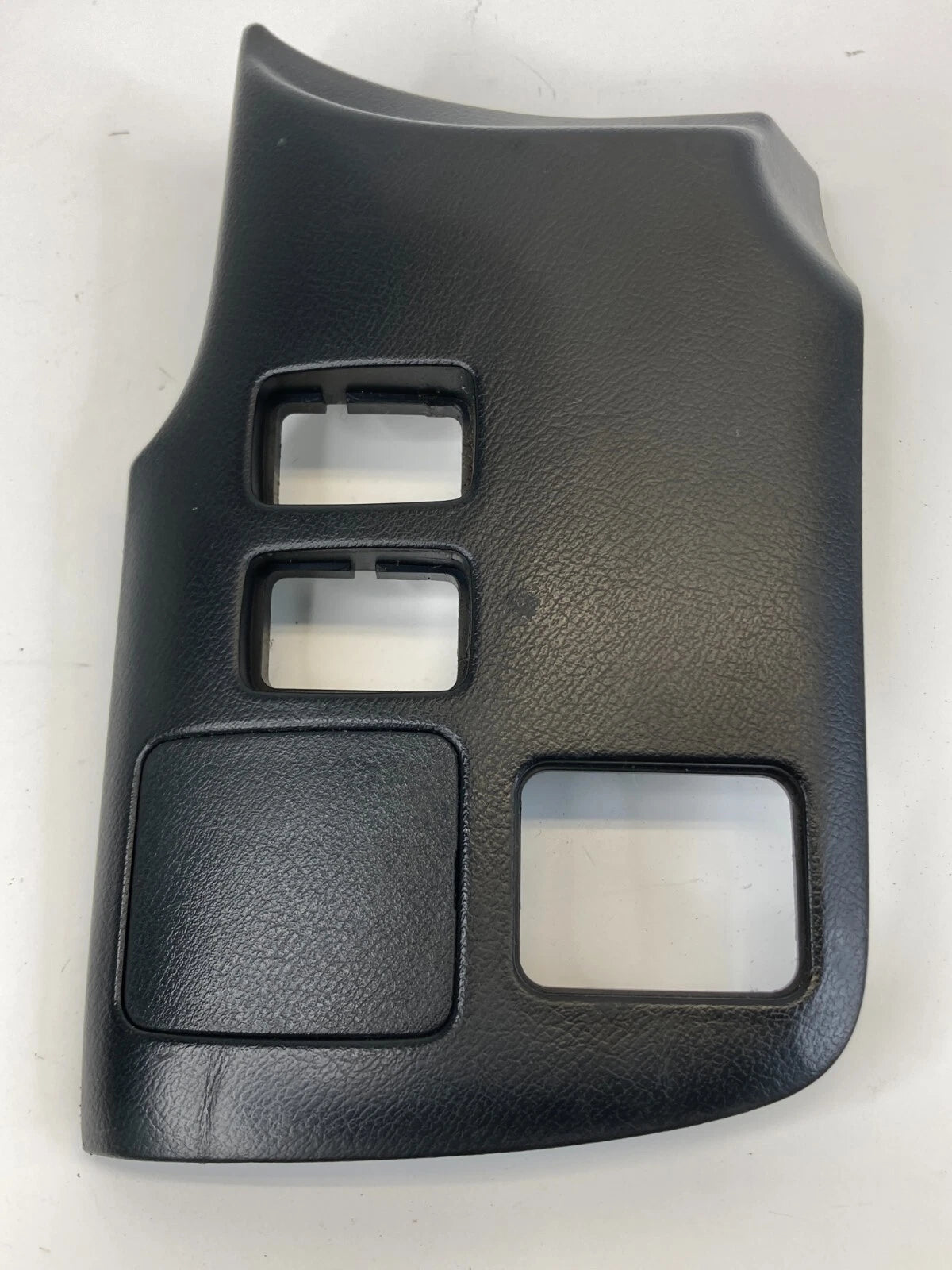 1999-2004 HONDA ODYSSEY LEFT DRIVER SIDE SLIDING DOOR TRIM PANEL SWITCH BEZEL