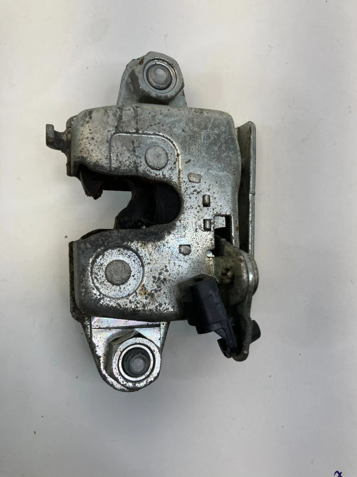 2007-2021 TOYOTA TUNDRA REAR LEFT DRIVER SIDE TAILGATE LIFTGATE LOCK LATCH OEM