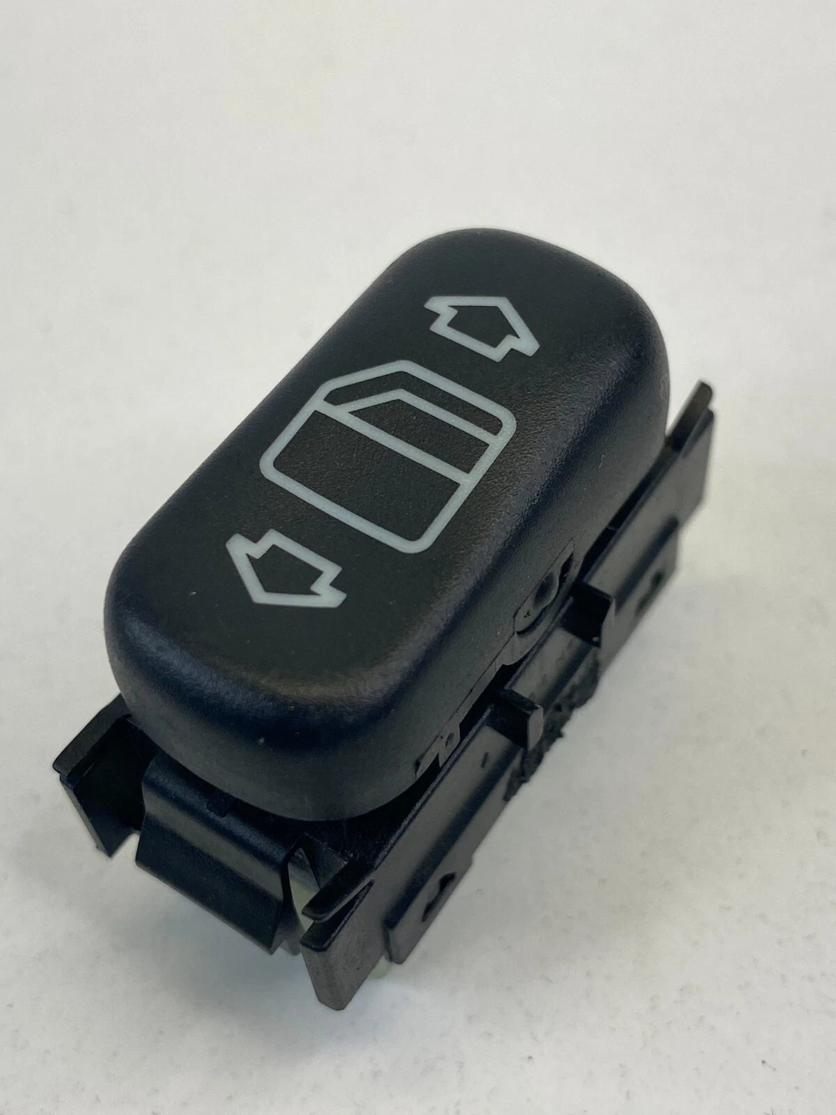 2000-2002 MERCEDES-BENZ S500 REAR LEFT DOOR WINDOW CONTROL SWITCH 2208201210 OEM