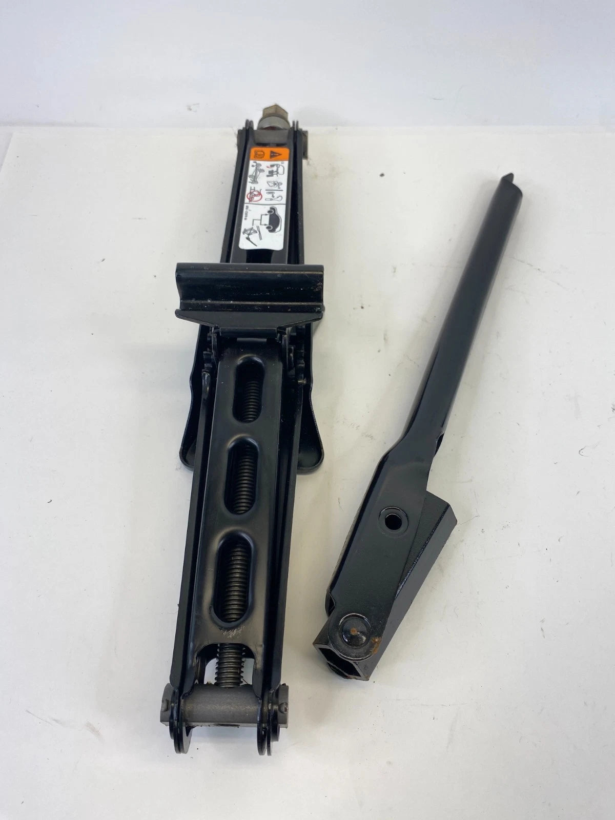 2010-2019 Ford Taurus Spare Tire Emergency Jack & Tool Lug Wrench 8A83-17080-AC