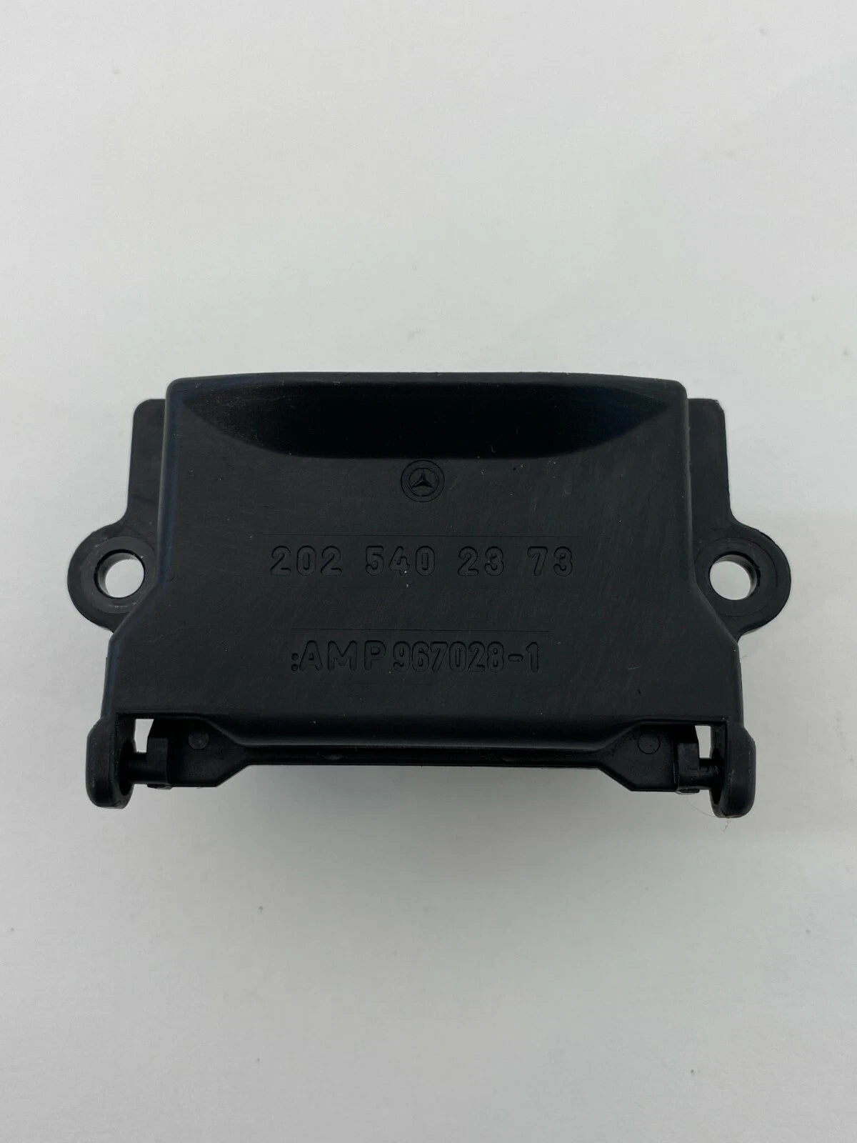 2000-2006 MERCEDES-BENZ S430 S500 DIAGNOSTIC PLUG PORT COVER TRIM 2025402373 OEM